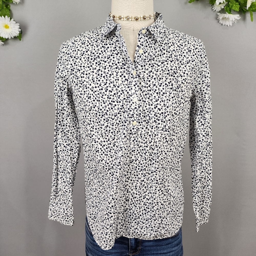 Gap White Shirt Blue Floral Buttoned Sz Small